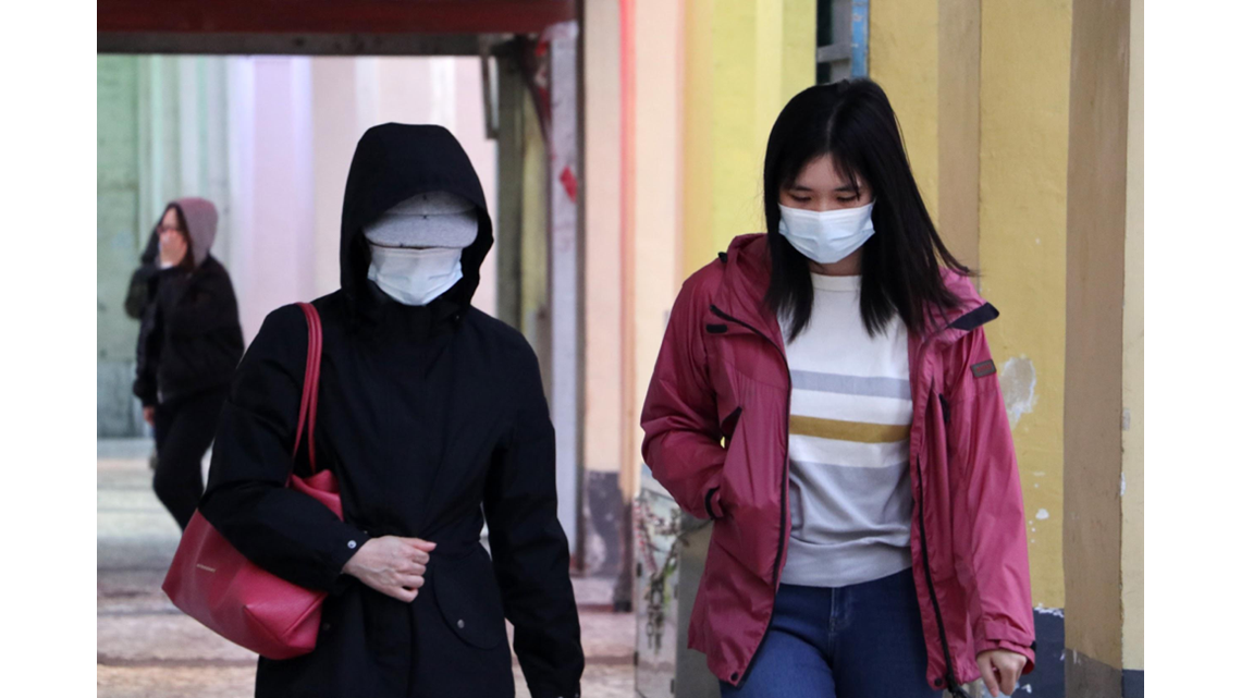 Mitos: Rutin Membilas Hidung dengan Air Garam Bantu Cegah Virus Corona